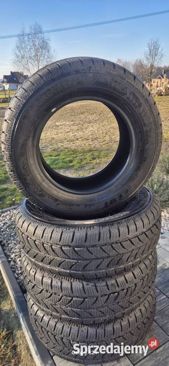 Opony zimowe 235 Samochodowe podkarpackie Zapole