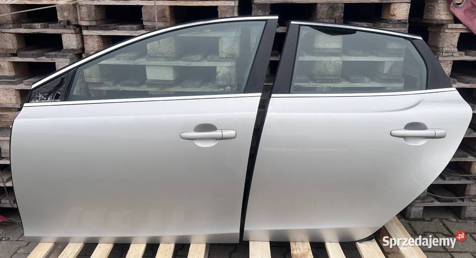 VOLVO V40 II DRZWI LEWAY PRZÓD LEWY TYŁ 42626 Skierniewice sprzedam