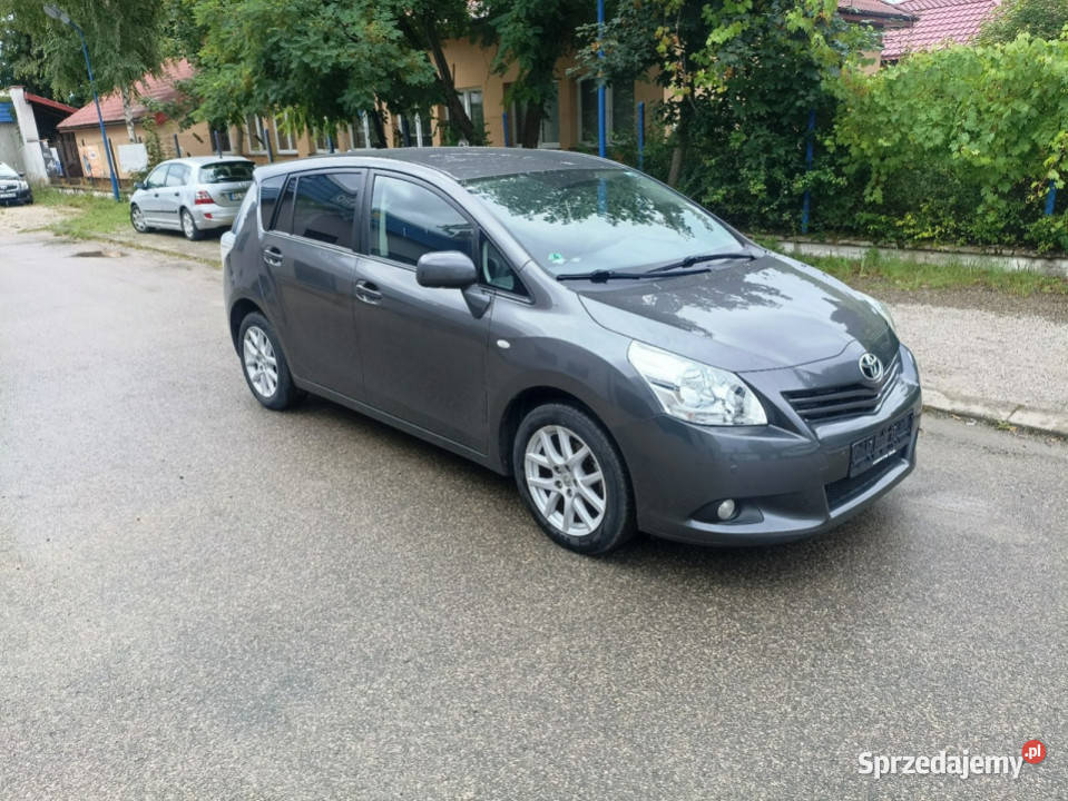Toyota Verso Or lakier ks serwisowa kamera NAVI ESP