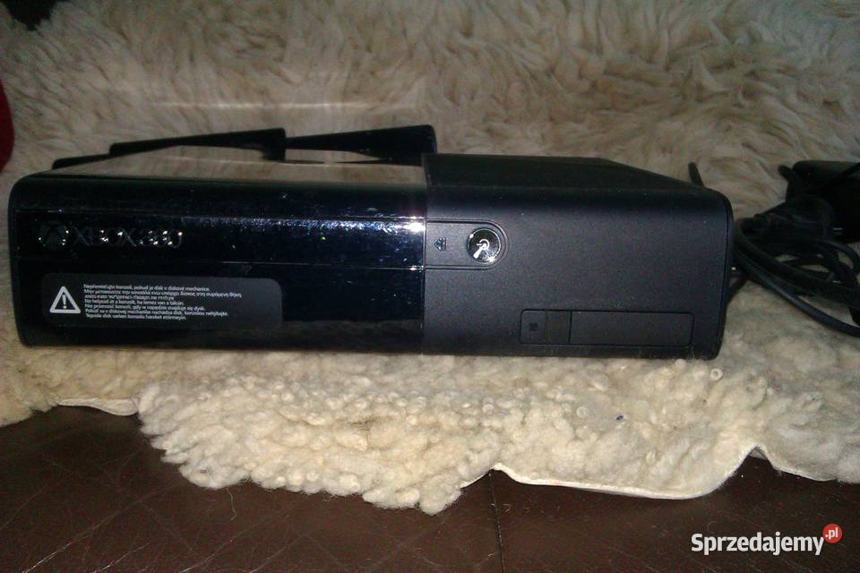 Xbox 360 E Console plus dodatkowe akumulatorki Warszawa