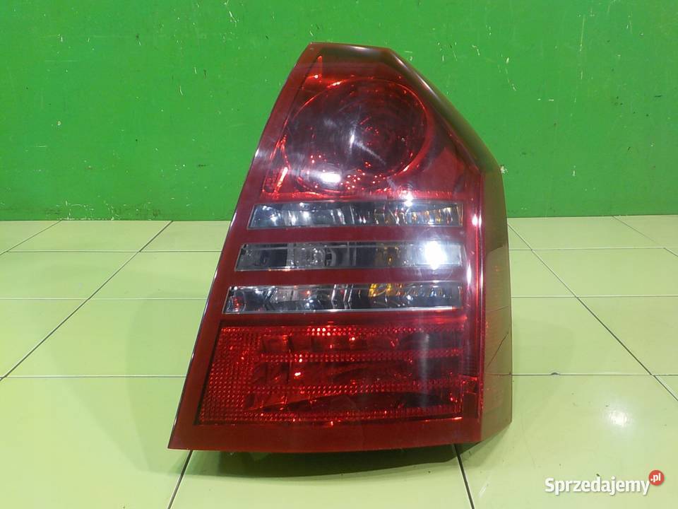 CHRYSLER 300C 30 CRD 06r SEDAN 4D lampa prawa Motoryzacja Suków
