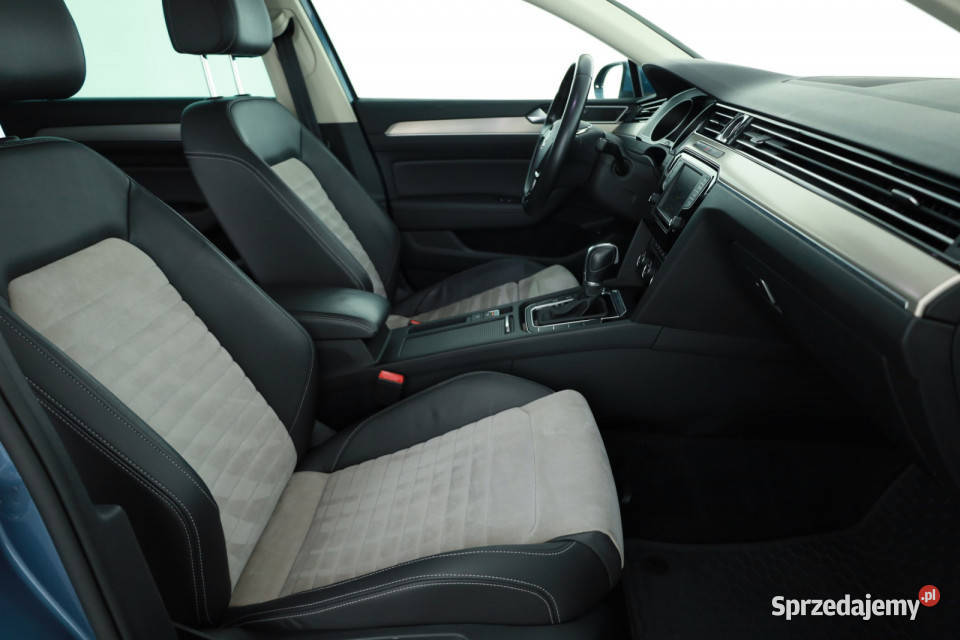 VW Passat 18 TSI asystent pasa ruchu Piaseczno