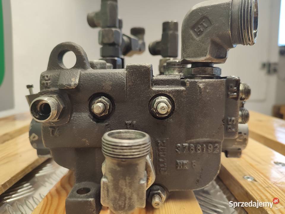 Rozdzielacz hydrauliczny DEUTZFAHR AGROVECTOR Wilkowo sprzedam