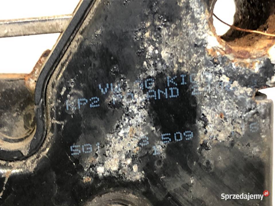 ZAMEK MASKI PRZÓD VW GOLF VII Kombi