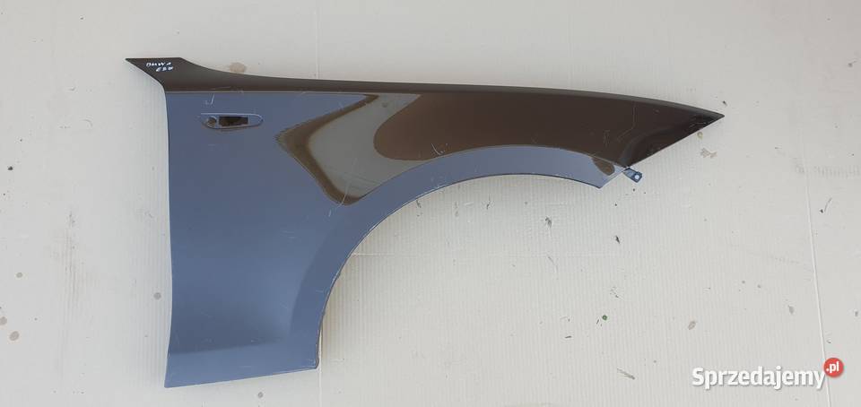 BMW 1 E87 BŁOTNIK PRAWY PRZÓD Bieleń