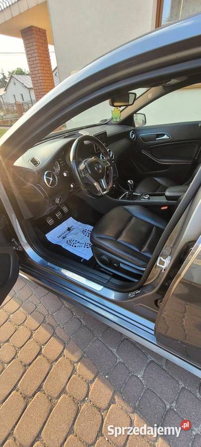 Mercedes Klasa A Pakiet AMG światła do jazdy dziennej Samochody osobowe Stopnica