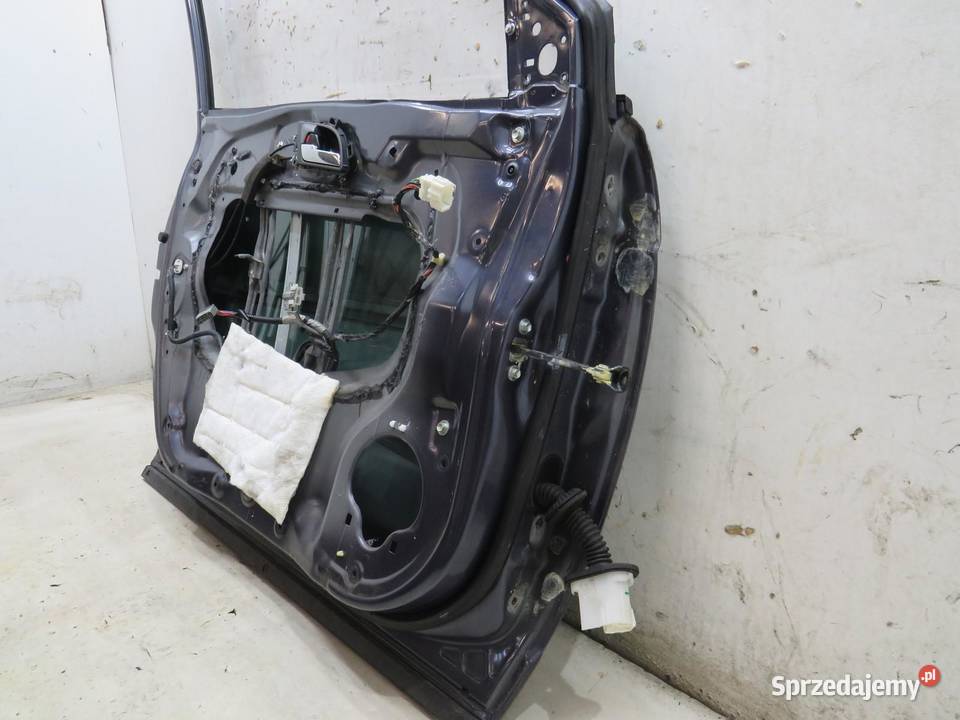 DRZWI PRAWE PRZEDNIE NH684P CRV III LIFT