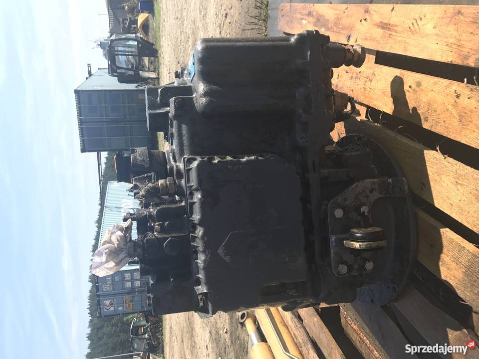 Zwrotnica mostu przedniego prawa Ford 650 655