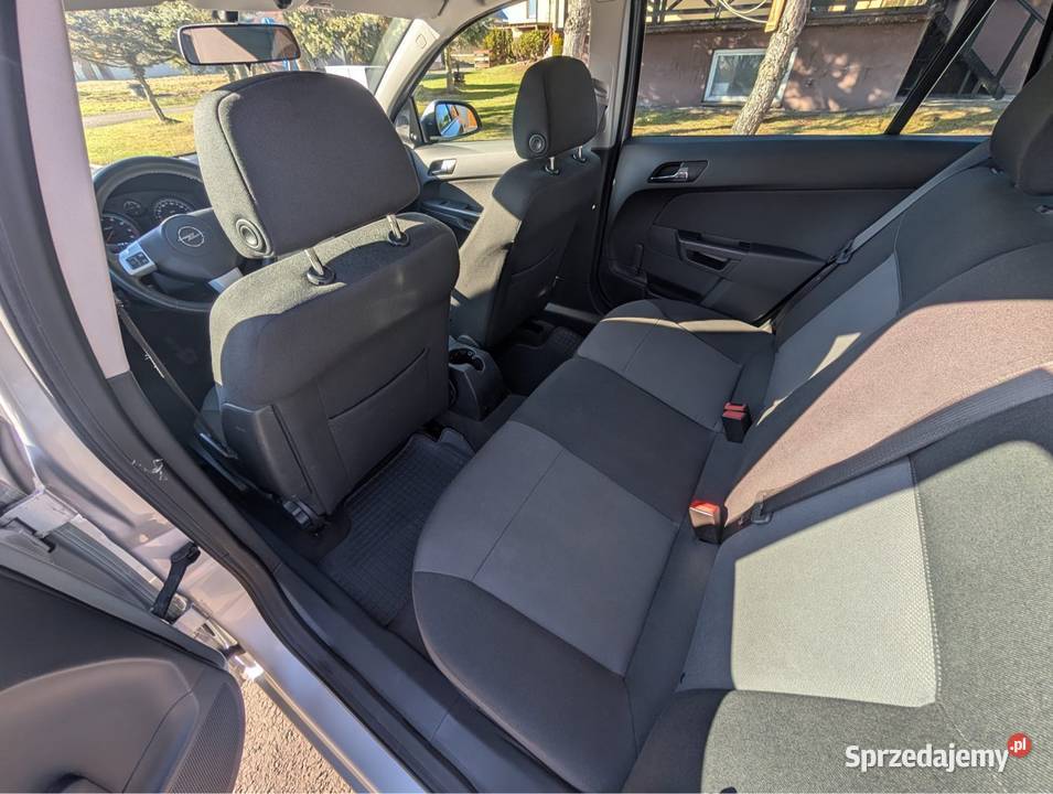 Opel Astra 2012r benzyna Polski Salon 212000km Nowy Sącz sprzedam