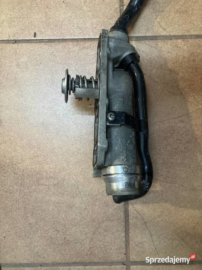 TERMOSTAT VW PASSAT B5 W8 40 07D121111L osobowe Pozostałe Rakoniewice