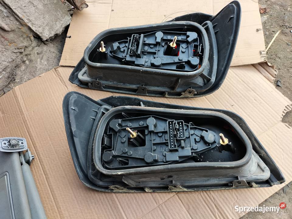 PEUGEOT 306 XN LAMPA TYŁ TYLNA LEWA PRAWA WKŁAD