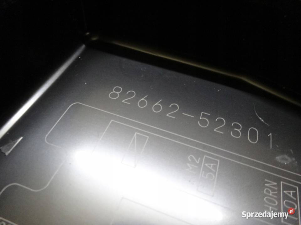 TOYOTA YARIS II LIFT 13 B 09r skrzynka osobowe