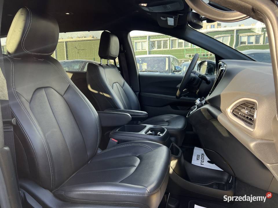 Chrysler Pacifica 2025 światła LED Pacifica Warszawa