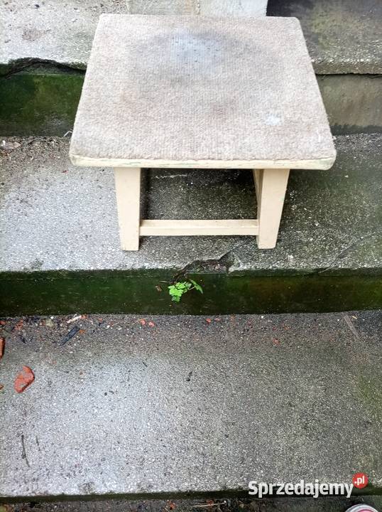 krzesla taborety i pufy PRL Wejherowo sprzedam