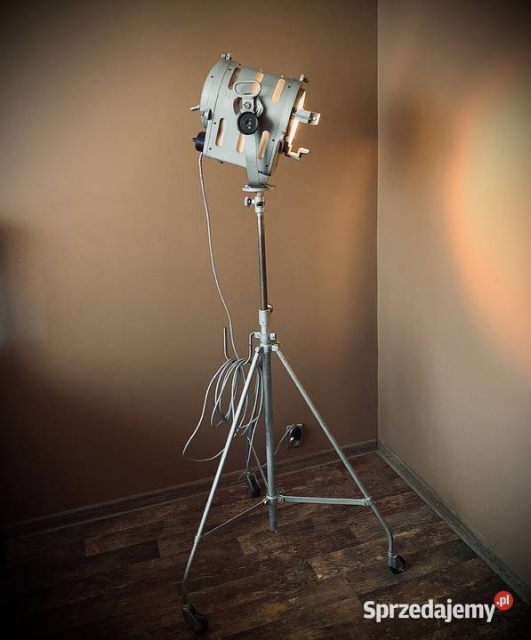 Lampa filmowa zabytek PRL Vintage loft 1963r Poznań
