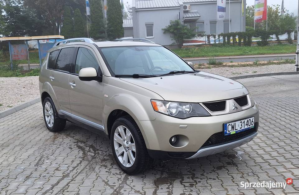 Mitsubishi Outlander II 20 DID 164 7 osobowy Wieniec