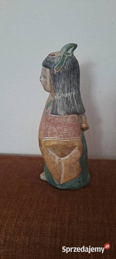 piękna drewniana figurki Japonki w kimonie mazowieckie
