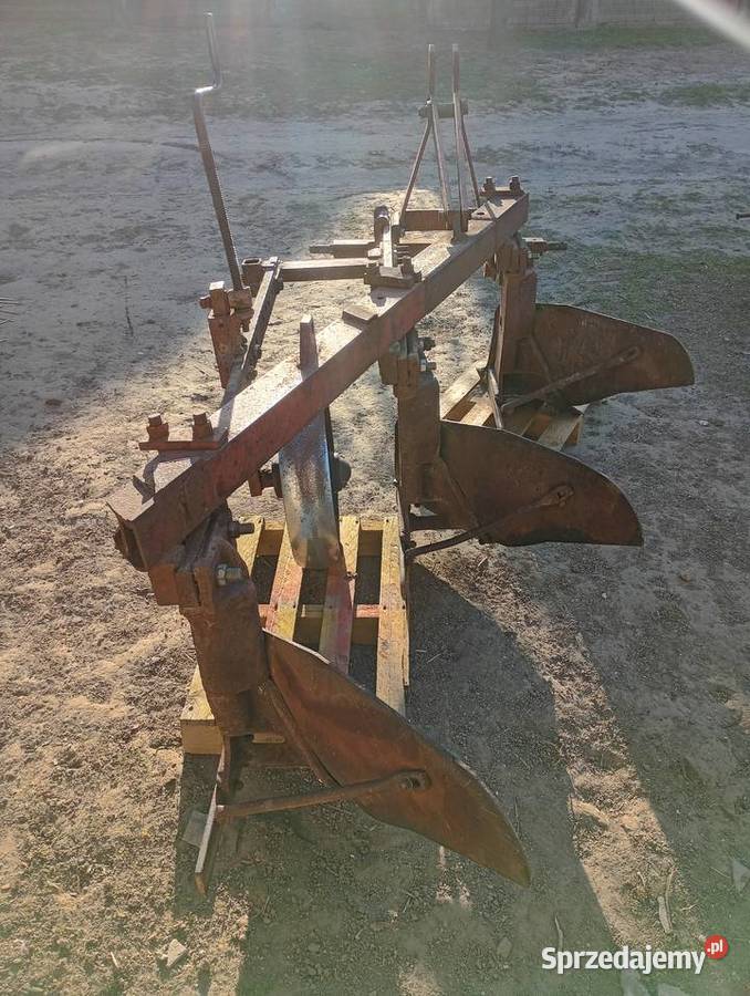 Pług rosyjski trzyskibowy nieuszkodzony Dzierzkowice-Podwody sprzedam