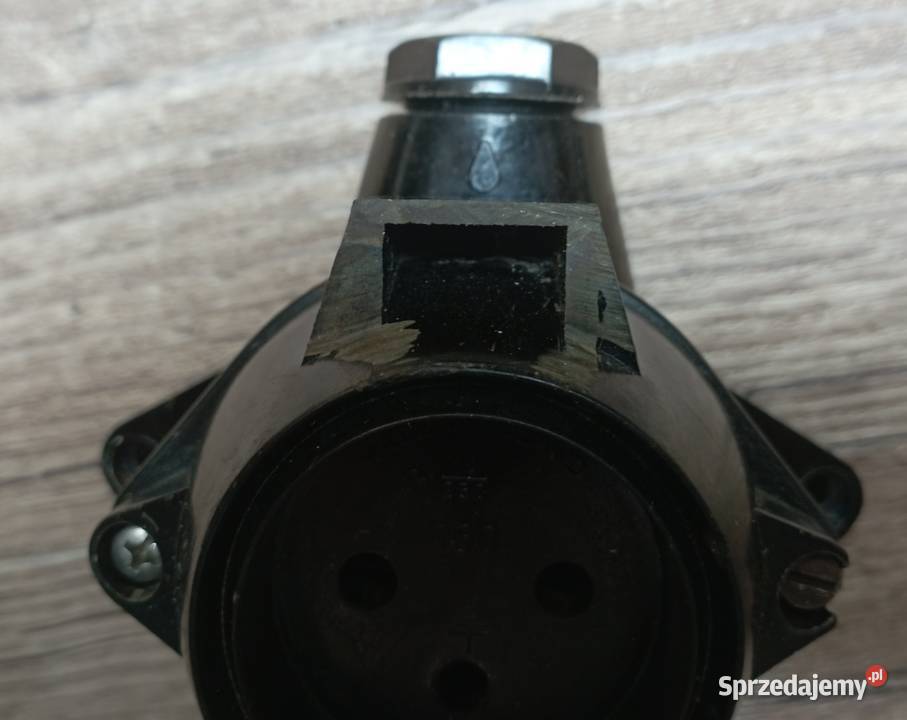 Retro gniazdko i przełącznik z defektami PRL Zbylitowska Góra