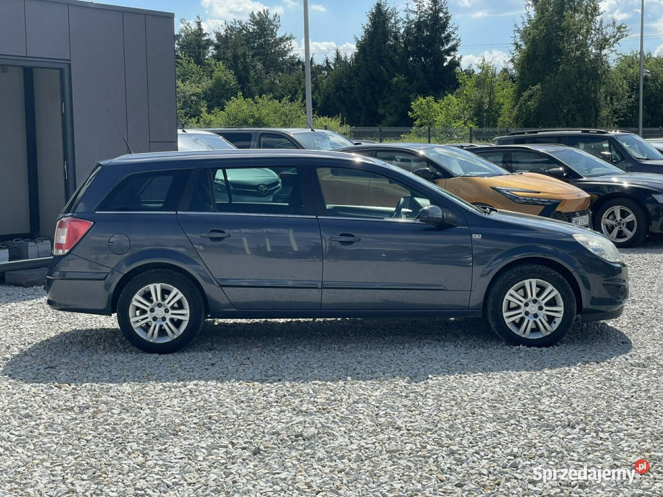 Opel Astra Opel Astra kombi 17 CDTI EcoTec 125 Astra Wrocław