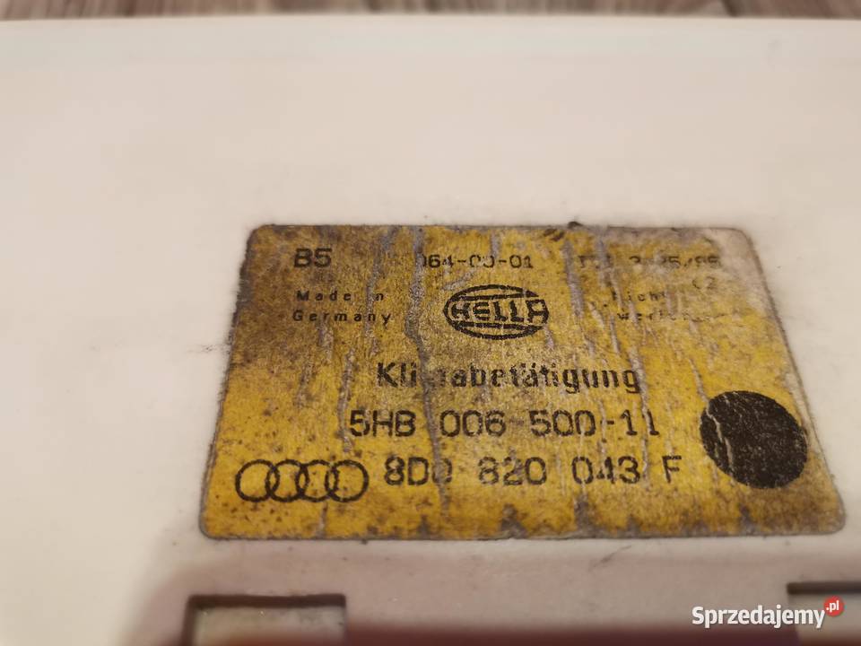 AUDI A4 B5PANEL KLIMATYZACJI 8D0820043F
