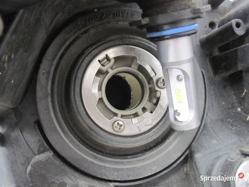 OUTLANDER II 08r lampa lewa przód ANGLIK Kielce