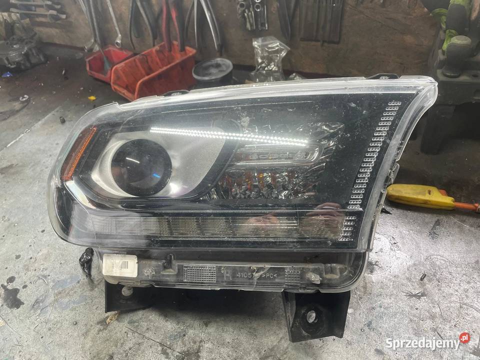 PRAWA PRZEDNIA LAMPA DODGE DURANGO 2019