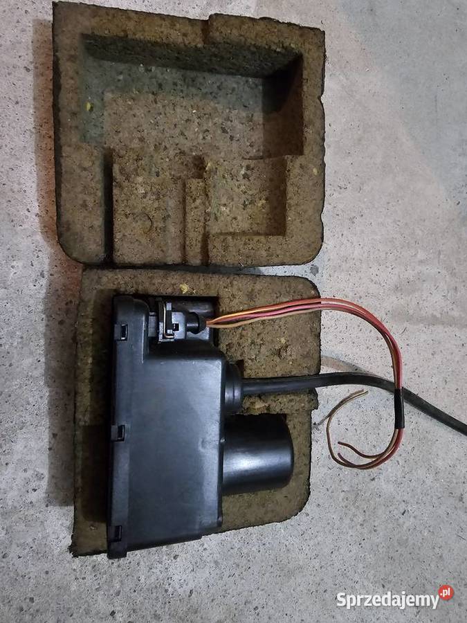 Pompka zamka centralnego Audi 80100 Vw Passat B2 Elbląg