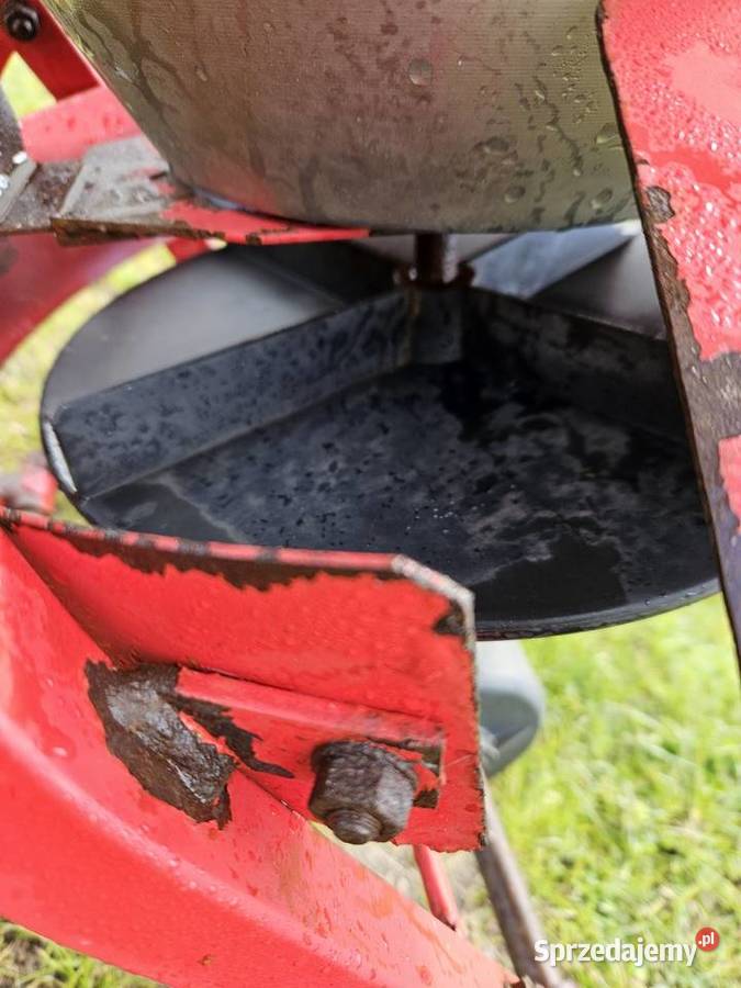 Rozsiewacz nawozu soli do traktorka kosiarki Rinder Siodłkowice sprzedam