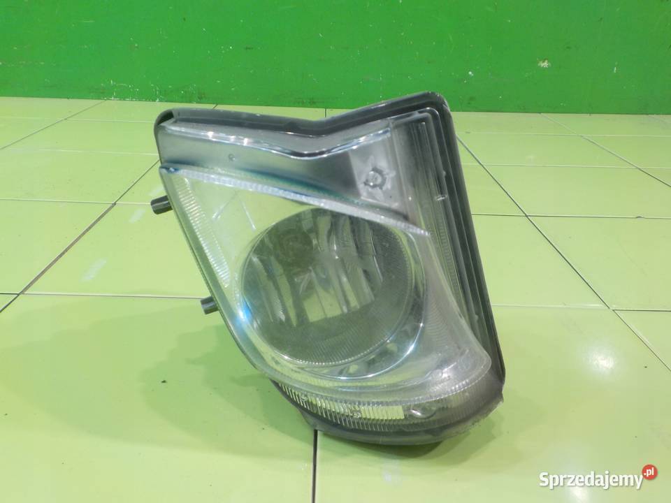 LEXUS IS II LIFT 25 B 10r SEDAN 4D halogen prawy