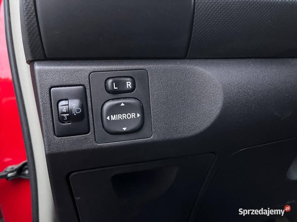 Toyota Yaris benzyna klima Rok produkcji 2011 małopolskie