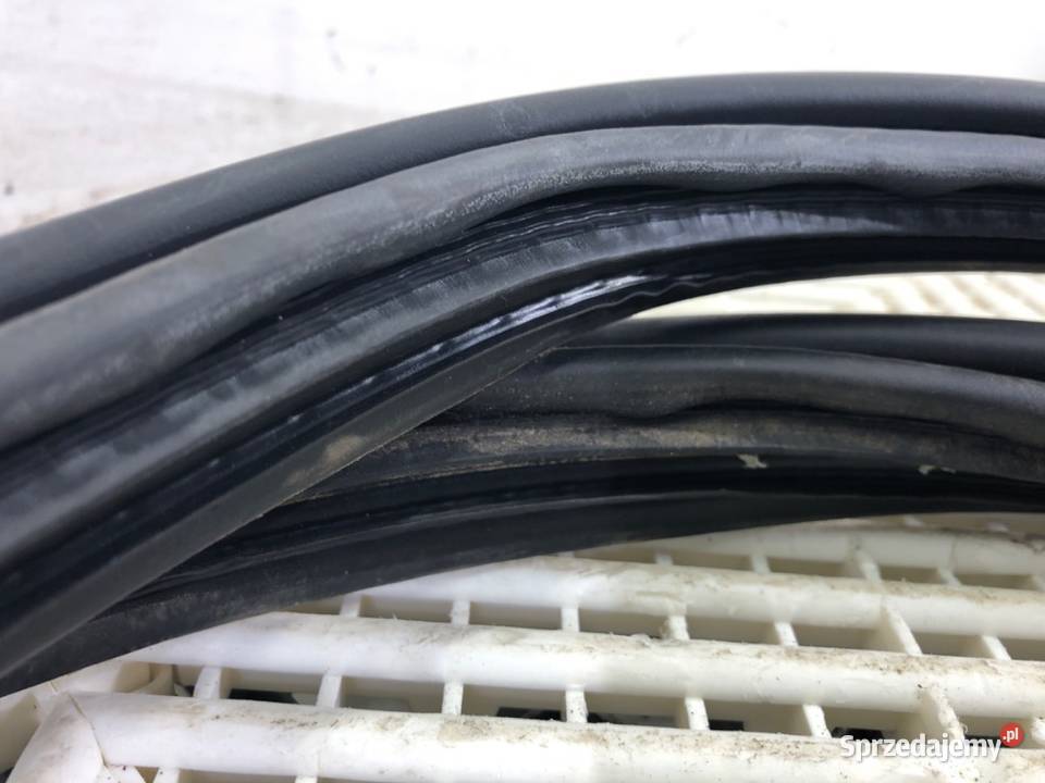 USZCZELKA KLAPY BAGAŻNIKA TOYOTA CHR Crossover sprzedam