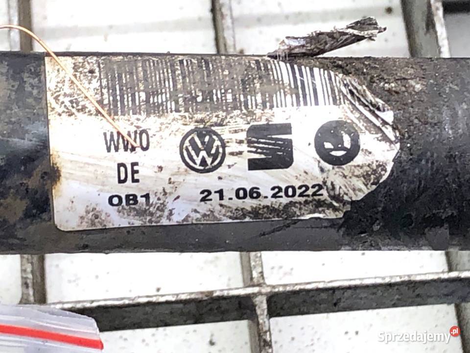PÓŁOŚ LEWY PRZÓD VW GOLF VIII 15 131 PRZEGUB