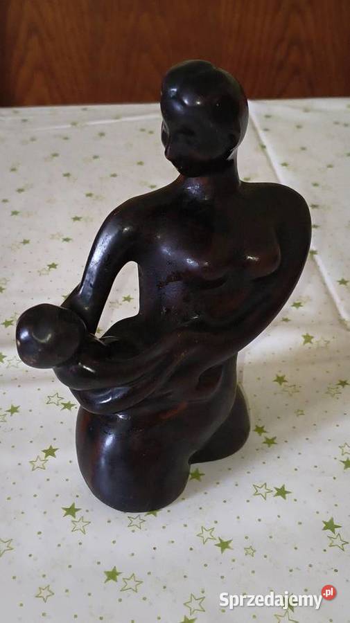 Figurka matki z dzieckiem Chorzew