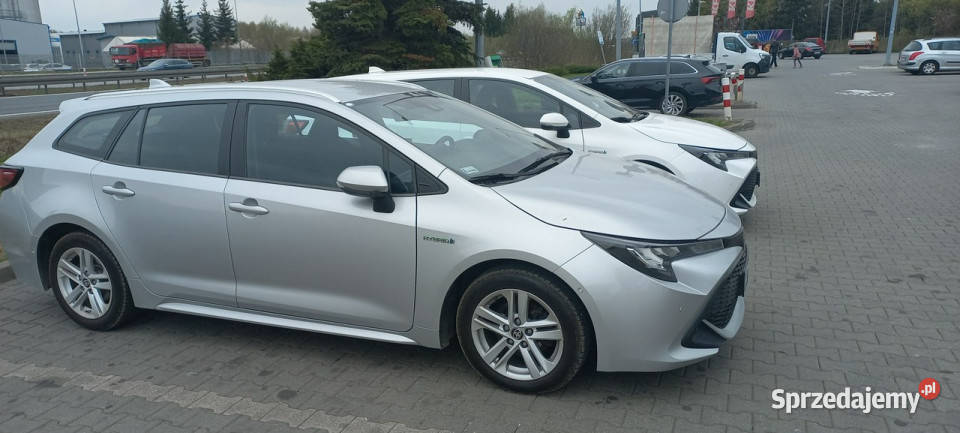 Toyota Corolla Rezerwacja ECVT 18 Hybryda FV23 elektrycznie ustawiane fotele Gdańsk
