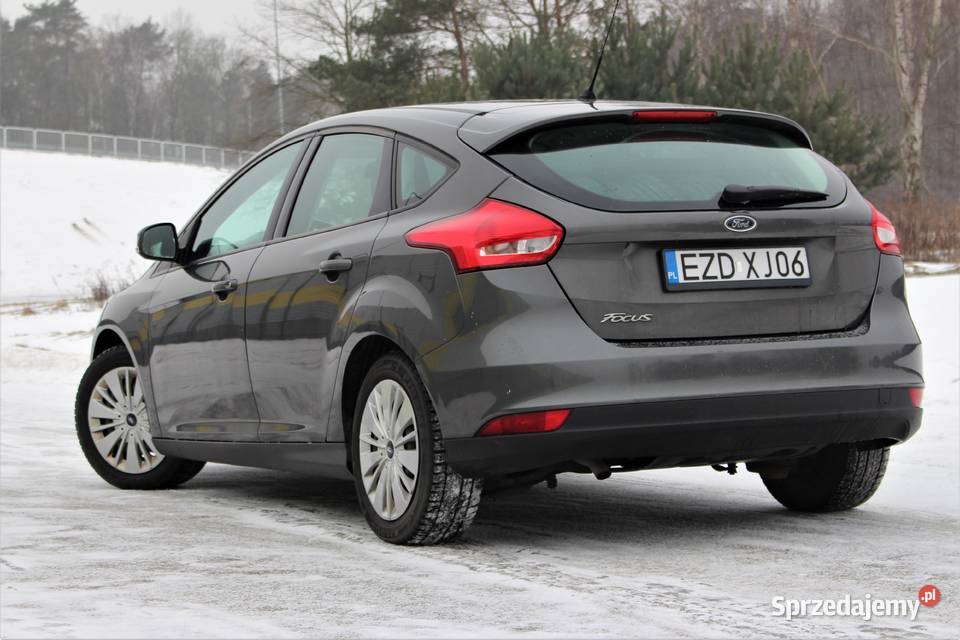 Ford Focus 16 zwykła benzyna 20152016 salon