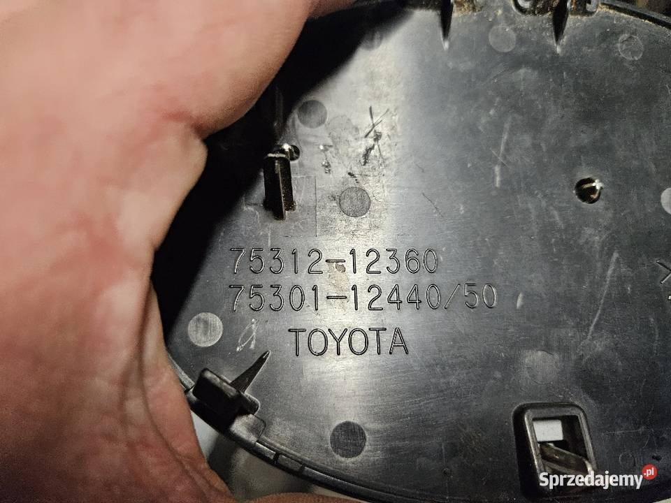 TOYOTA AURIS II PRIUS HYBRYDA ZNACZEK PRZÓD Międzychód