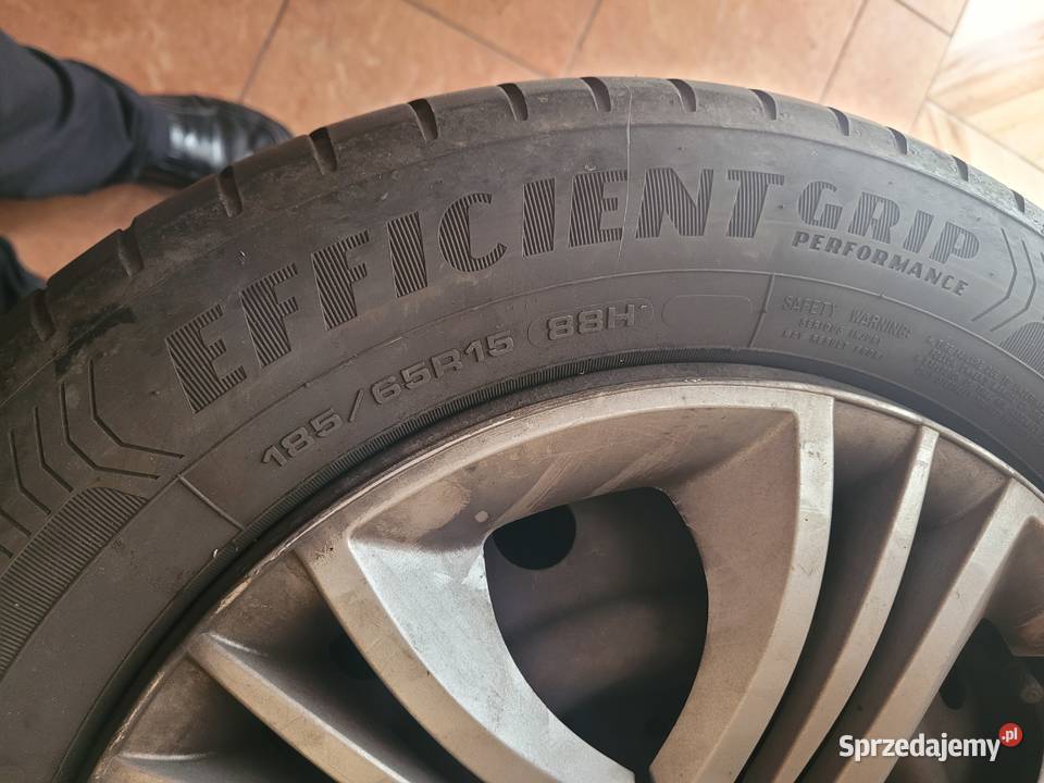 Goodyear efficentgrip 185 65 15 300 komplet Motoryzacja Rzezawa