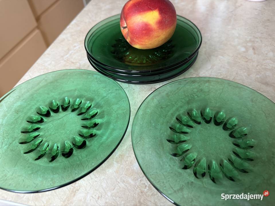 Talerzyki szmaragdowe z Ząbkowic Porcelana i szkło Mielec