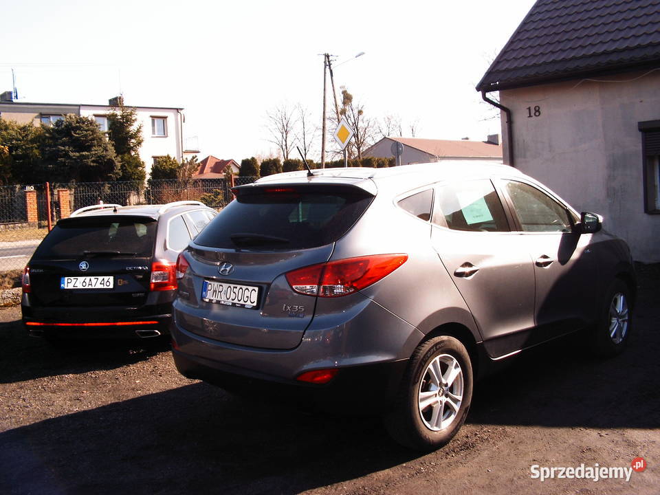 Hyundai IX 35 Blue 17 CRDI 2013 r szary wielkopolskie Września