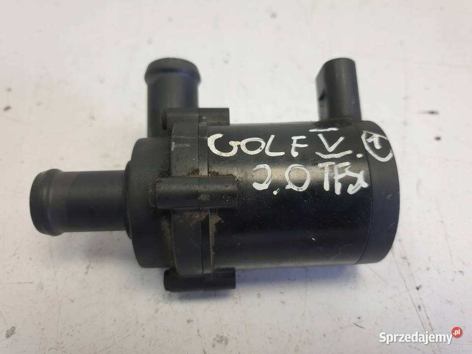VW Golf 20 TFSI DODATKOWA POMPKA WODY 1K0965561D osobowe Pompy wody Chełm