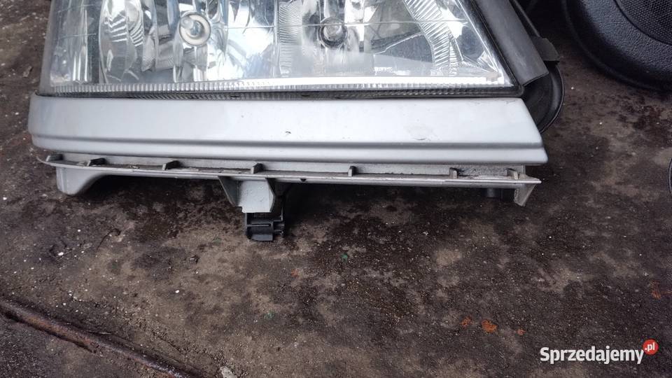 Lampy przód Zafira A brewki z157 Rok produkcji 2003 Gliwice