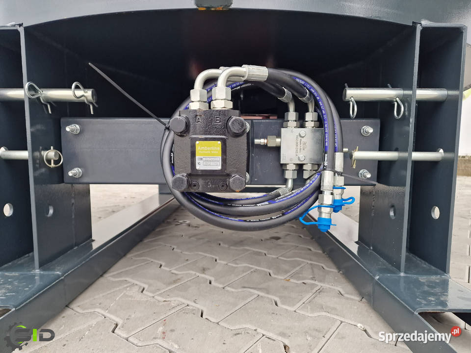 Mieszalnik Betoniarka Bębnowa Ciągnikowa 1800 L Grodziec