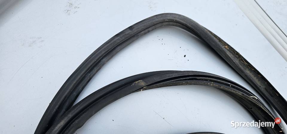 Uszczelka bagaznika mercedes w203 coupe Rok produkcji 2001 Zbąszyń