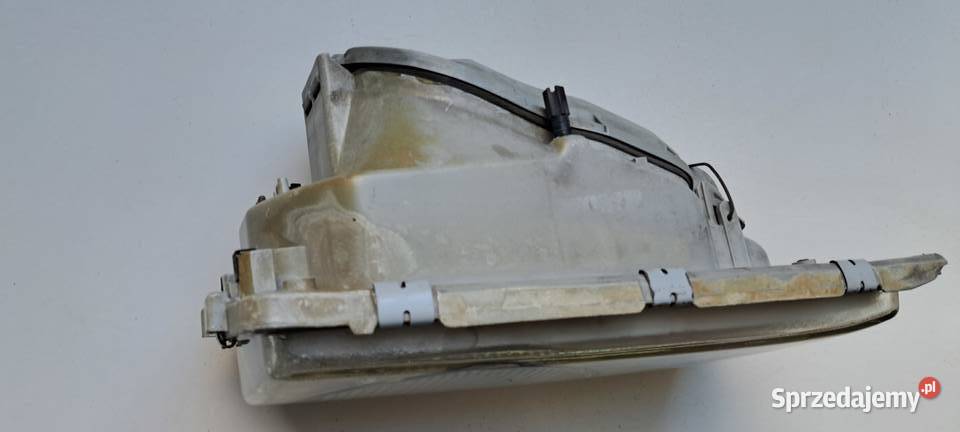 Reflektor prawy HELLA Mercedes W123 Luzino sprzedam