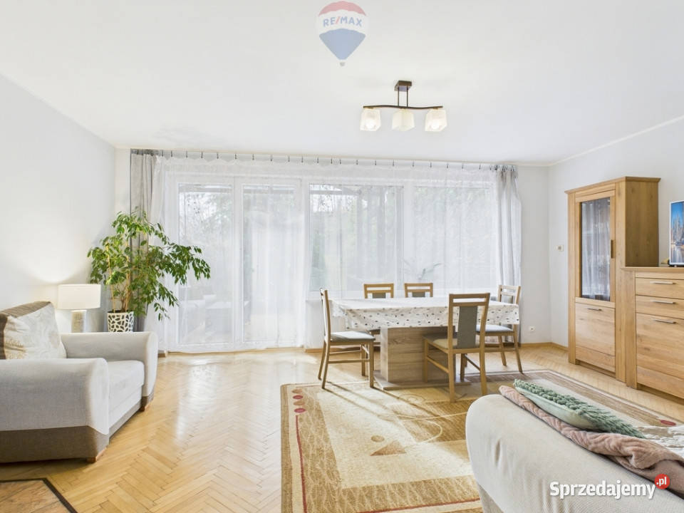 Dom szeregowy z ogrodem zimowym i dużą działką szeregowa sprzedam