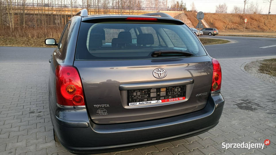 Toyota Avensis 18 Executive Xenon Navi 8kół II Kombi mazowieckie Stare Budy
