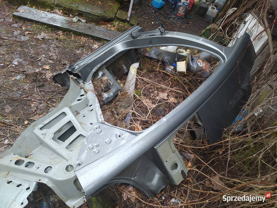 Opel Insignia B HB 17 słupek i próg lewy osobowe Skarżysko-Kamienna