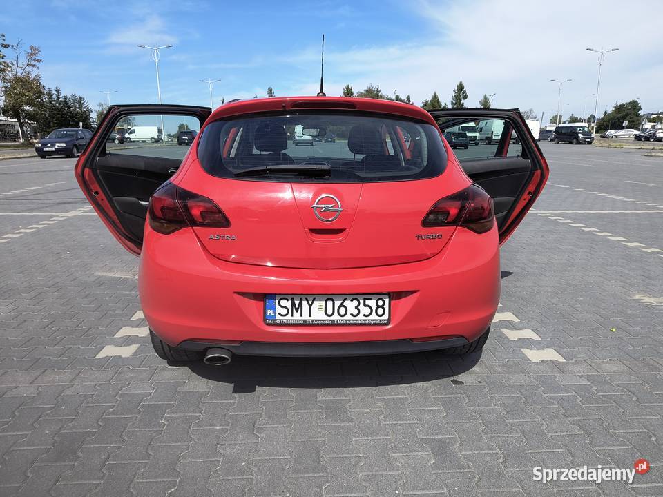 Opel astra j 2010 16 180 turbo mały przebieg świętokrzyskie Kielce sprzedam