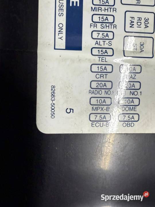 Pokrywa osłona bezpieczników Lexus LS400 UCF21 Rok produkcji 2000 śląskie Częstochowa sprzedam